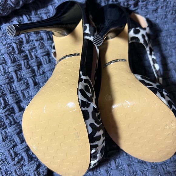 Betsy Johnson Size 7 Vera Cuoio Animal Print Heels - Picture 4 of 5